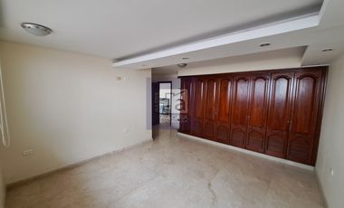 COD. 5990 - SE ARRIENDA CASA - BARRIO: LAGOS DEL CACIQUE