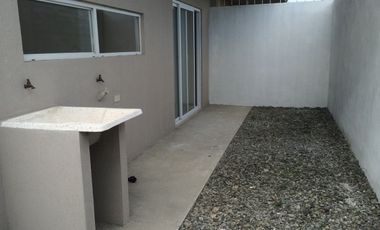 Alquilo casa en Duran en urbanización privada