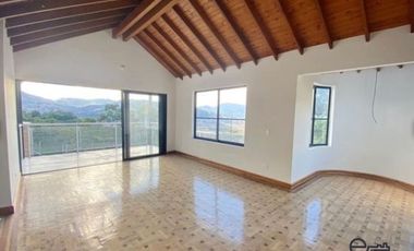 Apartamento en Arriendo Ubicado en Envigado Codigo 2542