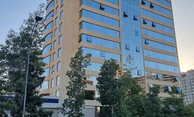 Se arrienda oficina comercial en Vicuña Mackenna 6969 piso 5.