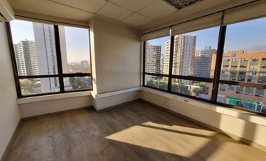 Se arrienda oficina comercial en Vicuña Mackenna 6969 piso 5.