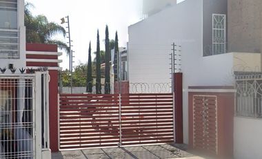 Casa en Fracc. El Campanario, Zapopan, Jalisco. **Remate Bancario**.