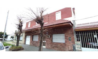 Venta casa 6 AMB de en 2 PLTA en ramos mejia zona  colegio Don Bosco