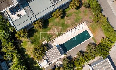 Casa en venta de 6 dorm. en Lo Barnechea