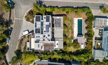 Casa en venta de 6 dorm. en Lo Barnechea