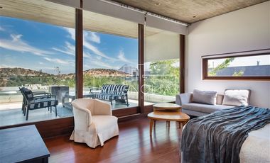 Casa en venta de 6 dorm. en Lo Barnechea