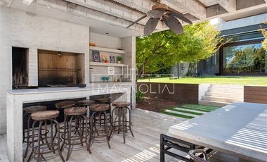 Casa en venta de 6 dorm. en Lo Barnechea