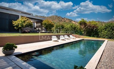 Casa en venta de 6 dorm. en Lo Barnechea
