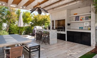 Casa en venta de 6 dorm. en Lo Barnechea