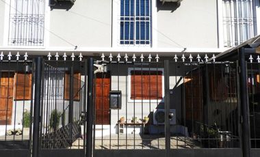 Hermosa Casa En Venta En Martin Coronado, Tres De Febrero, G.b.a. Zona Oeste