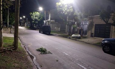Casa en Temperley con departamento al fondo