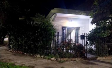 Casa en Temperley con departamento al fondo