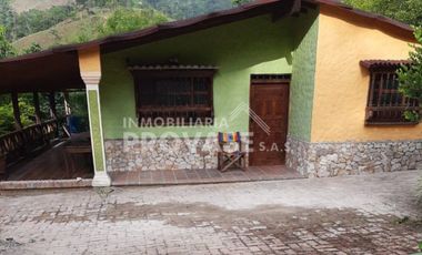 casa campestre en venta en centro. Cod V103524