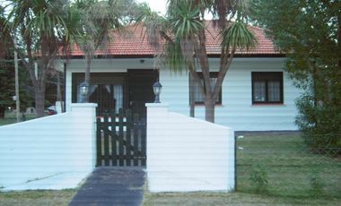VTA CASA CON LOTE LINDERO