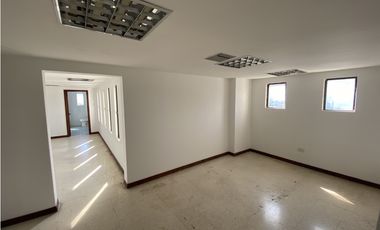 ARRIENDO DE OFICINA EN ED. CENTRO EJECUTIVO - SANTA MARTA