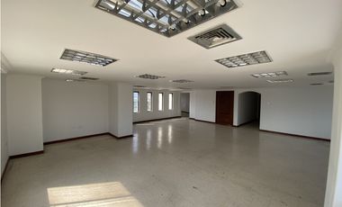 ARRIENDO DE OFICINA EN ED. CENTRO EJECUTIVO - SANTA MARTA