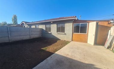 Casa en ARRIENDO en Rancagua, Condom. Altos de Machalí