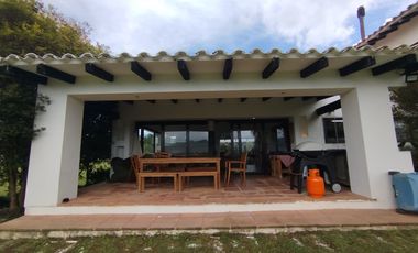 casa campestre en arriendo/venta en retiro. Cod V215337