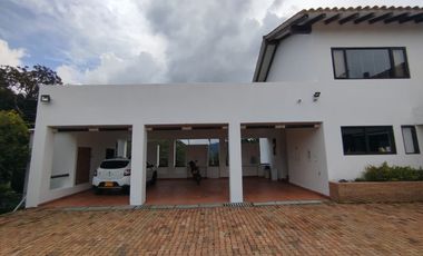 casa campestre en arriendo/venta en retiro. Cod V215337