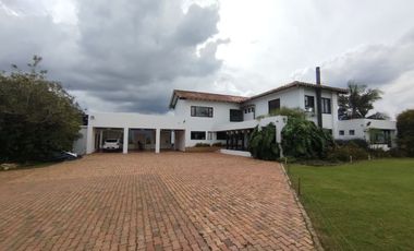 casa campestre en arriendo/venta en retiro. Cod V215337