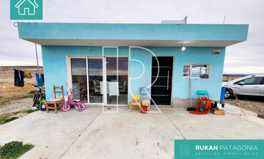 #VentaRUKAN | Casa de 4 Ambientes | Barrio COSTA SUR (Vista al mar) | Acceso Sur | Caleta Olivia.-