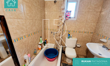 #VentaRUKAN | Casa de 4 Ambientes | Barrio COSTA SUR (Vista al mar) | Acceso Sur | Caleta Olivia.-