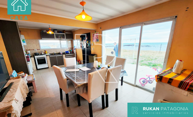 #VentaRUKAN | Casa de 4 Ambientes | Barrio COSTA SUR (Vista al mar) | Acceso Sur | Caleta Olivia.-