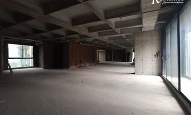 oficina en arriendo en los balsos. Cod A775068