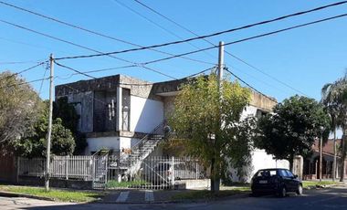 VENTA- CASA PH EN PRIMER PISO - VILLA LUZURIAGA