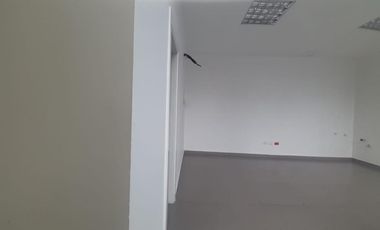 local en arriendo en riomar. Cod A11562