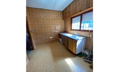 Bº SAN JACINTO; CHALET PARA  ARREGLAR