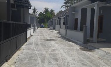 DIJUAL RUMAH DI SLEMAN !!! HARGA BERSAHABT LINGKUNGAN ASRI !!!