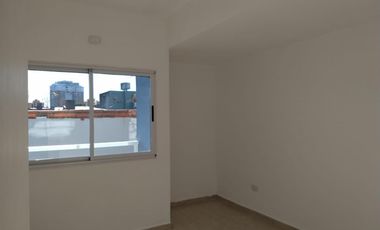 VaqueraPropiedades vende departamento de tres ambientes y dos cocheras en Beccar.