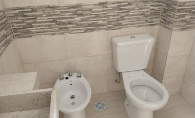 VaqueraPropiedades vende departamento de tres ambientes y dos cocheras en Beccar.