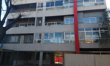 VaqueraPropiedades vende departamento de tres ambientes y dos cocheras en Beccar.