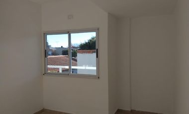 VaqueraPropiedades vende departamento de tres ambientes y dos cocheras en Beccar.