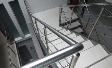 EDIFICIO EN VENTA  OFICINA O COLEGIO CARR 57 S.L.P. 3 NIVELES CON BODEGA