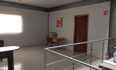 EDIFICIO EN VENTA  OFICINA O COLEGIO CARR 57 S.L.P. 3 NIVELES CON BODEGA