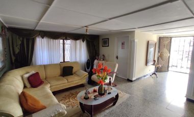 casa en venta en ciudad jardín. Cod V102312