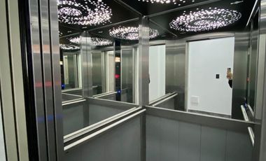 DEPARTAMENTO 2 AMBIENTES AL FRENTE A ESTRENAR CON BALCÓN Y COCHERA. EDIFICIO CON GIMNASIO, TERRAZA Y PARRILLA