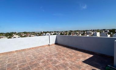 DEPARTAMENTO 2 AMBIENTES AL FRENTE A ESTRENAR CON BALCÓN Y COCHERA. EDIFICIO CON GIMNASIO, TERRAZA Y PARRILLA