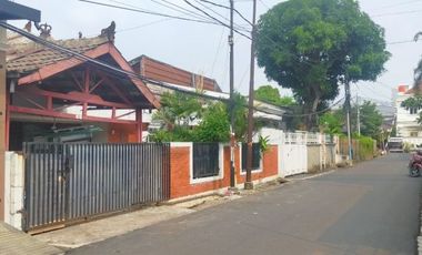 Rumah kokoh terawat lokasi premium Cempaka putih Jakarta pusat