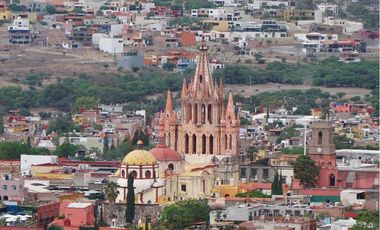TERRENO EN VENTA EN SAN MIGUEL DE ALLENDE DENTRO DE DESARROLLO VINÍCOLA Y ECUESTRE  A PRECIO DE PREVENTA