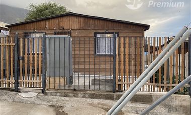 Casa en venta de 2 dorm. en La Higuera