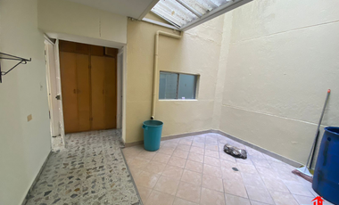 casa-local en arriendo en estadio. Cod A4544