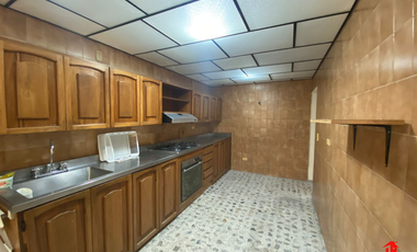 casa-local en arriendo en estadio. Cod A4544