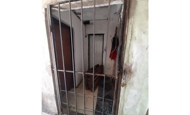 LOCAL AMPLIO CON BAÑO. EXCELENTE VISTA COMERCIAL. CON VIVIENDA