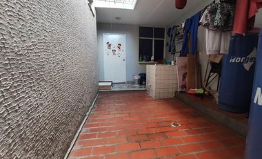 casa en venta en barrio blanco. Cod V24731