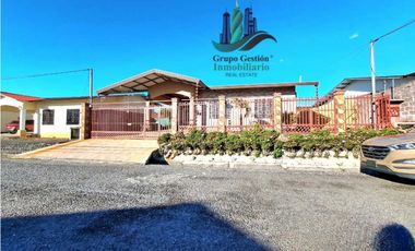 VENDO CASA FAMILIAR EN LOS ALGARROBOS
