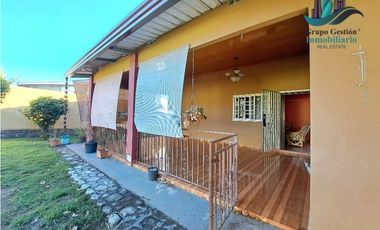 VENDO CASA FAMILIAR EN LOS ALGARROBOS